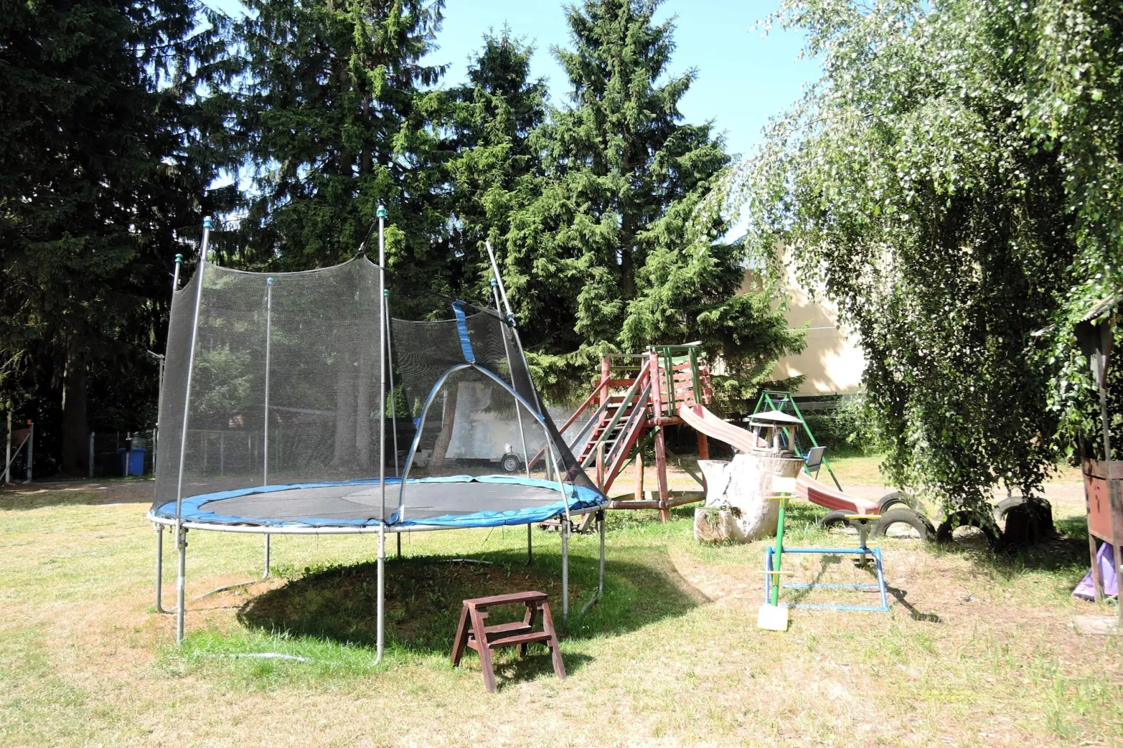 Pod świerkami pokój nr 1 dla 3 osób-Buitenkant zomer