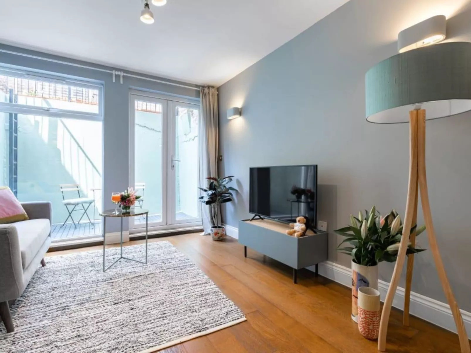 Lena Gardens 1 Bed