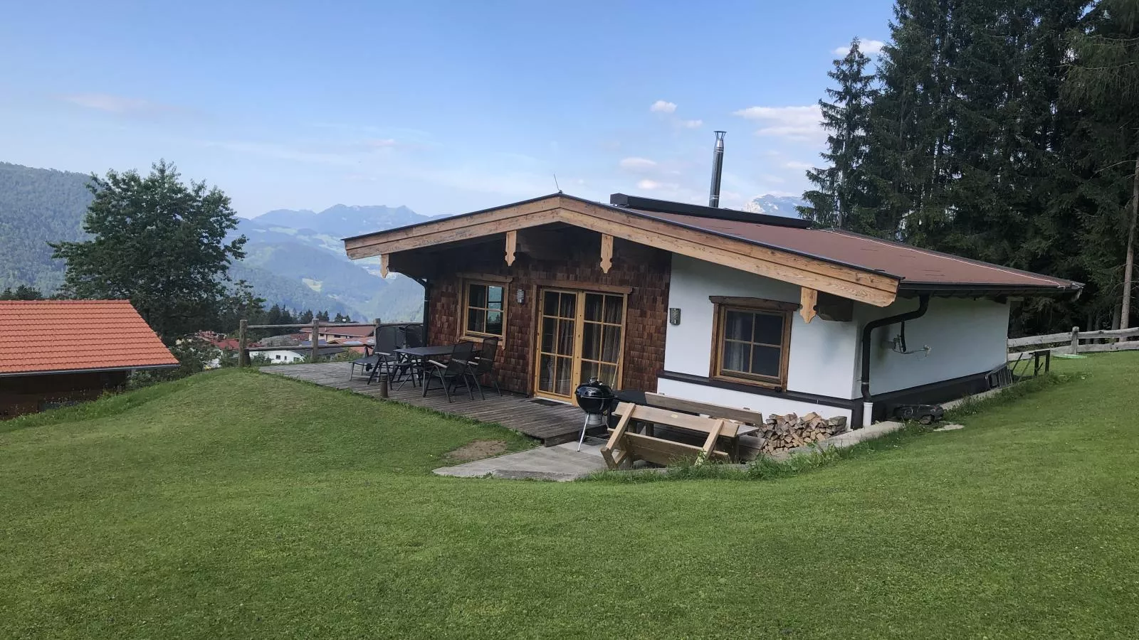 Schneeberghütte-Buitenkant zomer