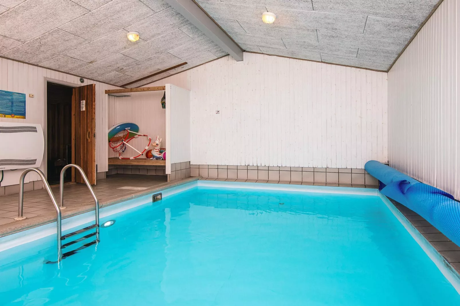 6 persoons vakantie huis in Knebel-By Traum-Zwembad