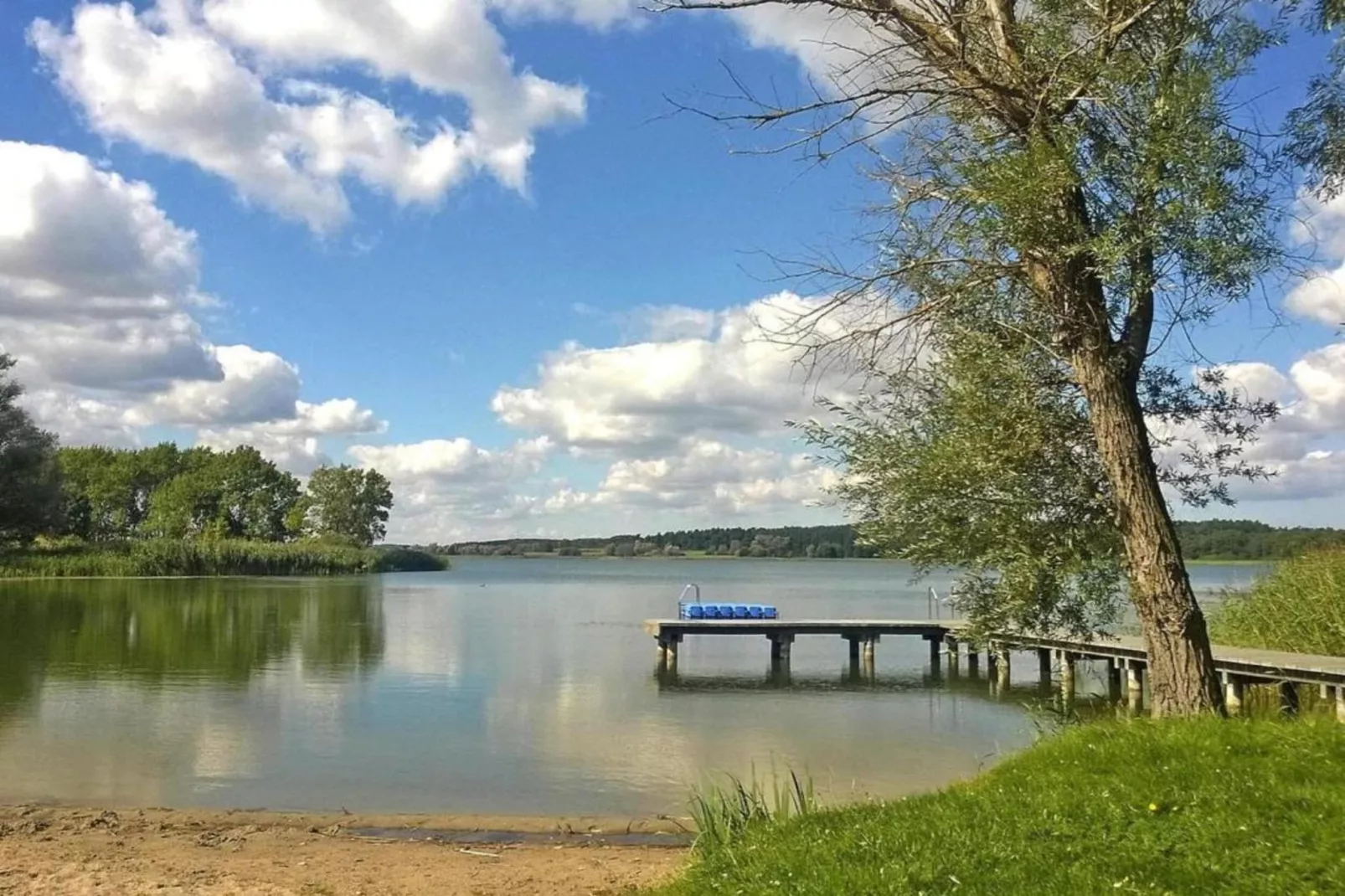 Hundefreundliches Ferienhaus am See MIT Whirlpool-Gebieden zomer 20km