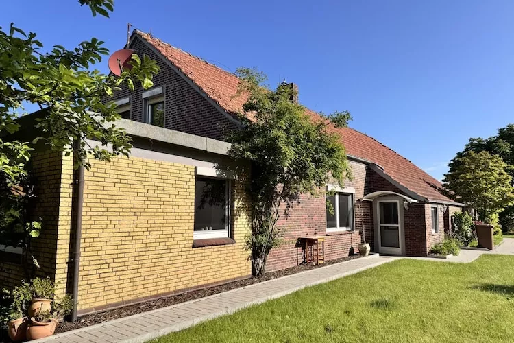 Ferienhaus mit großem Grundstück in Friederikensiel