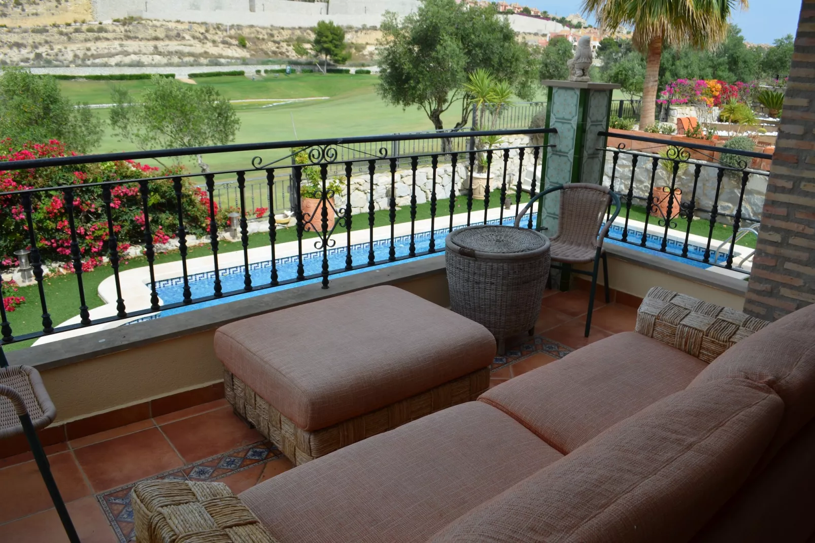 Villa Orange-Image-tags.