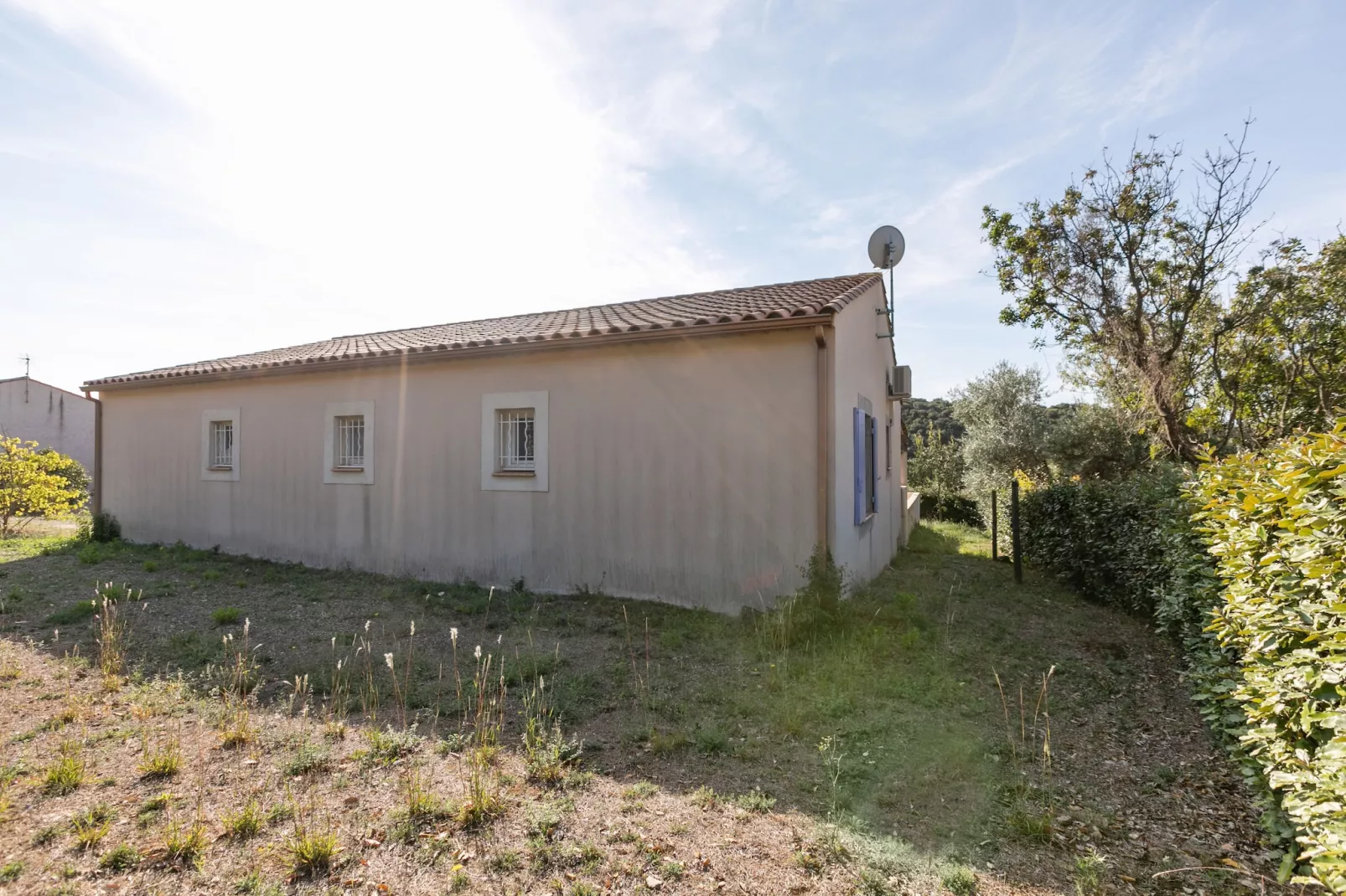 Villa Les Muriers-Buitenkant zomer