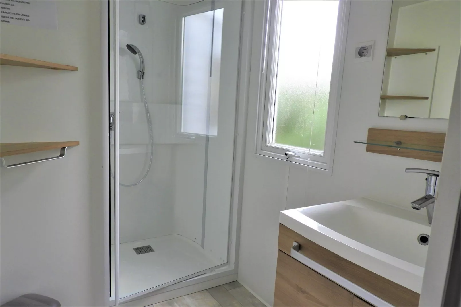 Mobil-home 6 pax-Badkamer