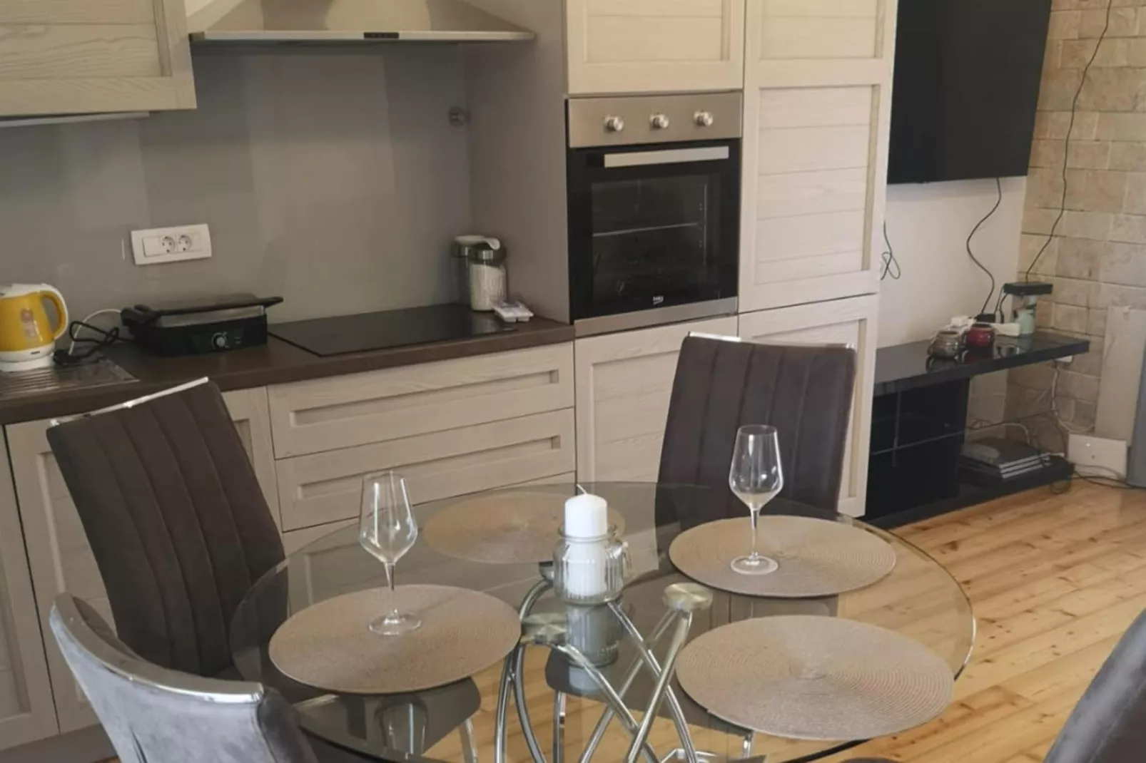 Appartement LUG 2 / 55qm AP10 / first floor-Eetkamer