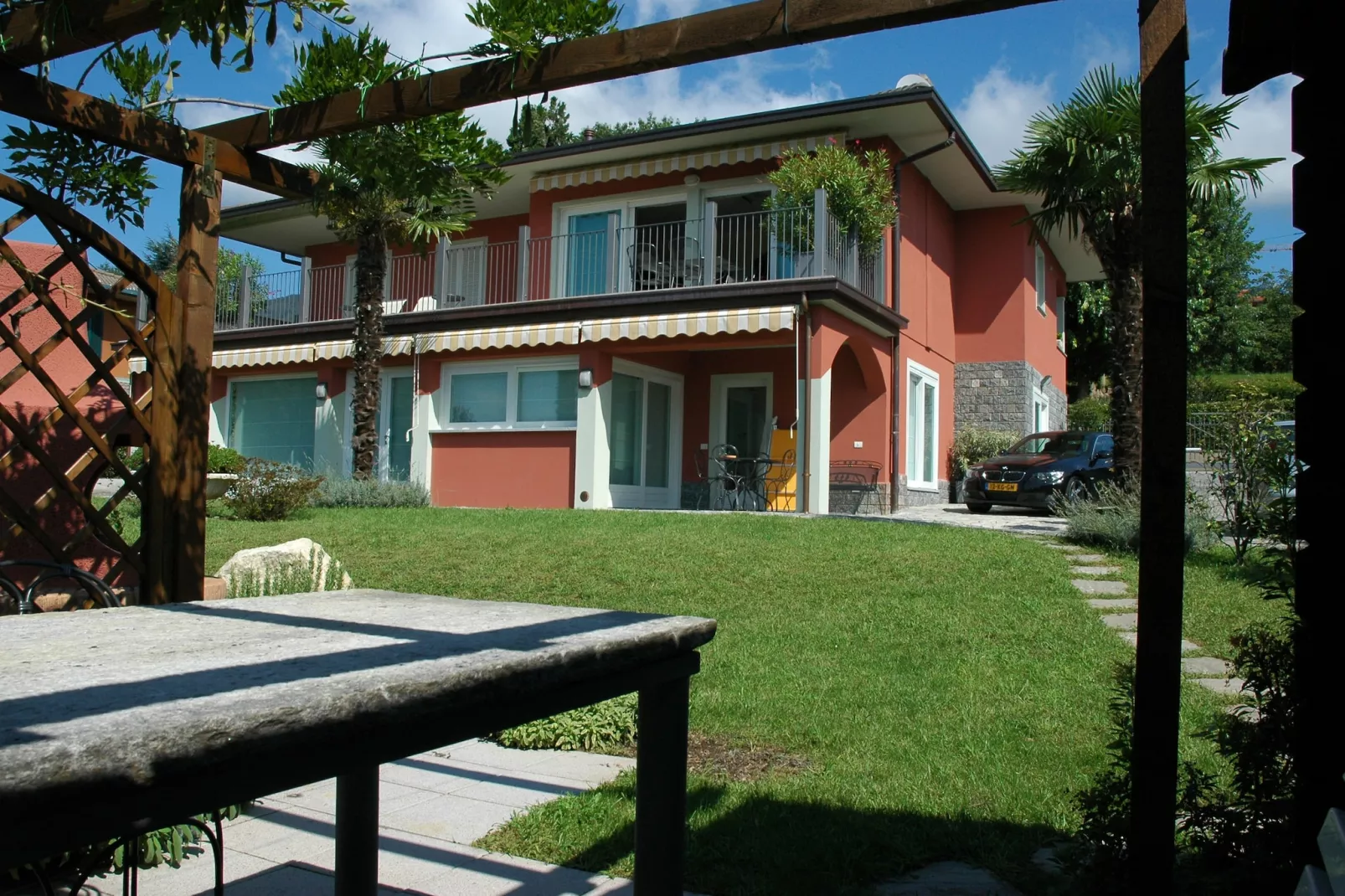 Varese Tre-Buitenkant zomer