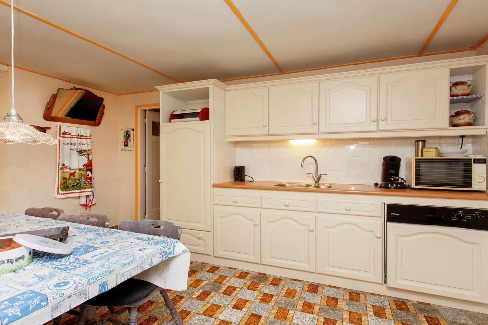 Bi-j Moppe Door