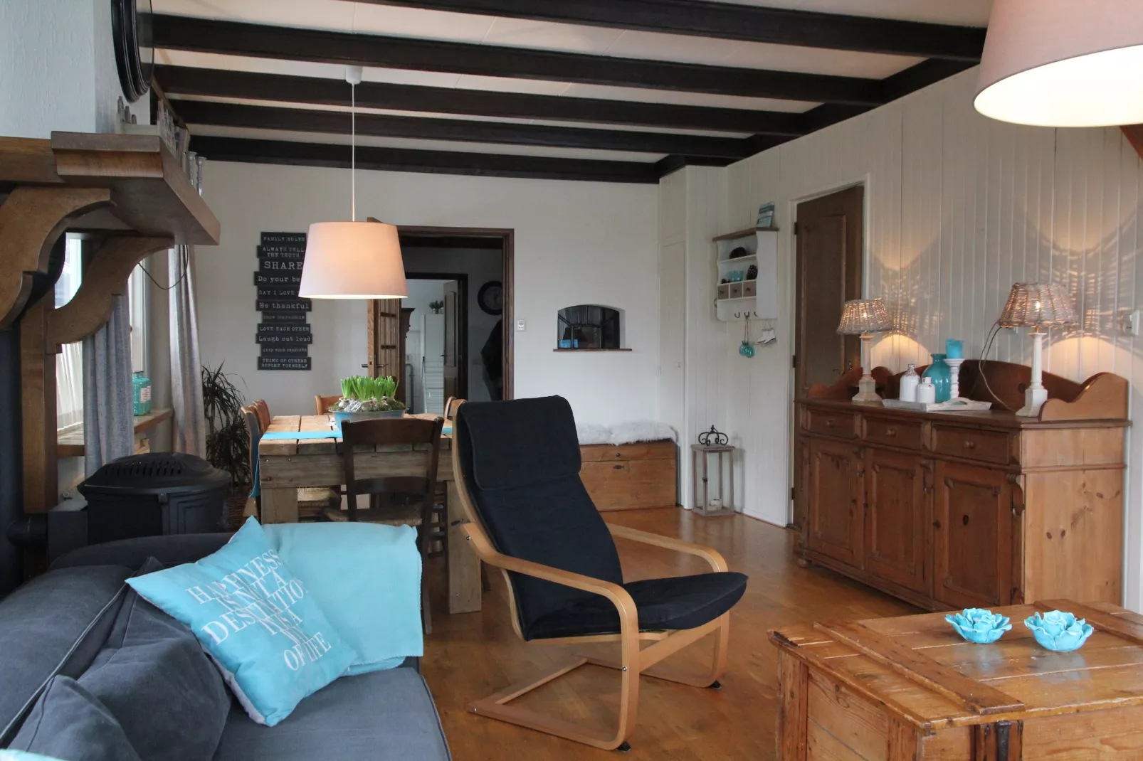 Little White Cottage-Woonkamer