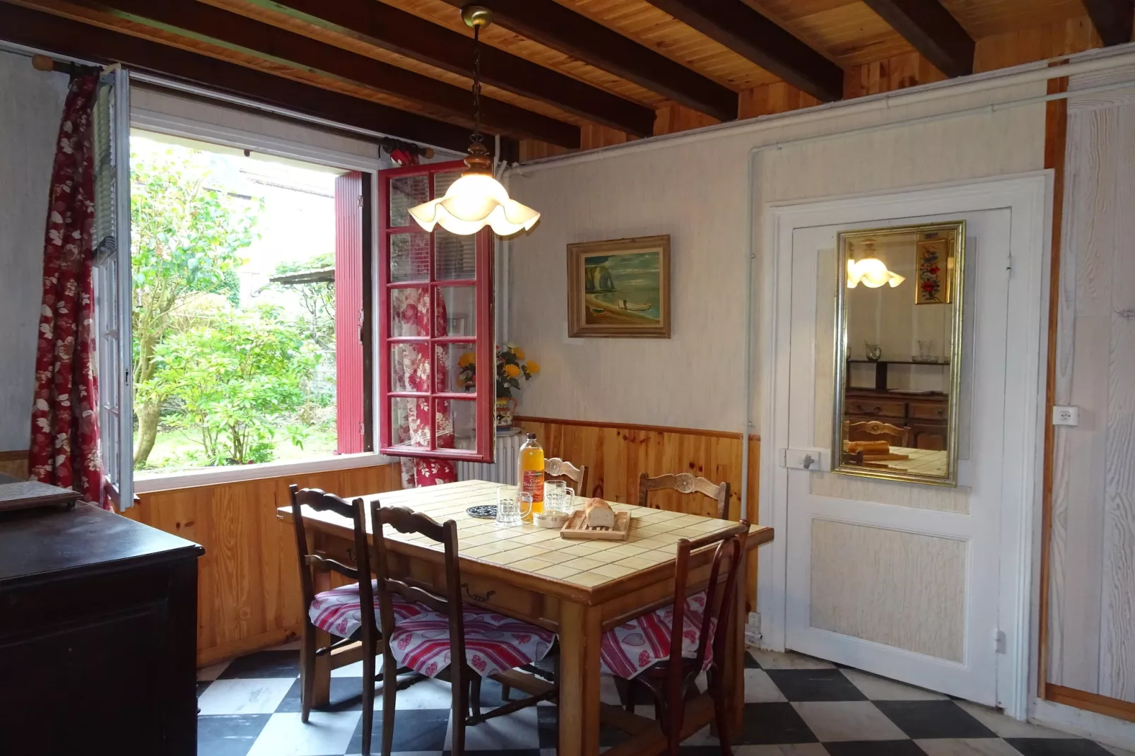 Semi-detached house Etretat-Eetkamer