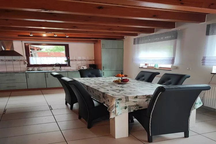 Holiday home in Lukecin for 6 persons-Eetkamer