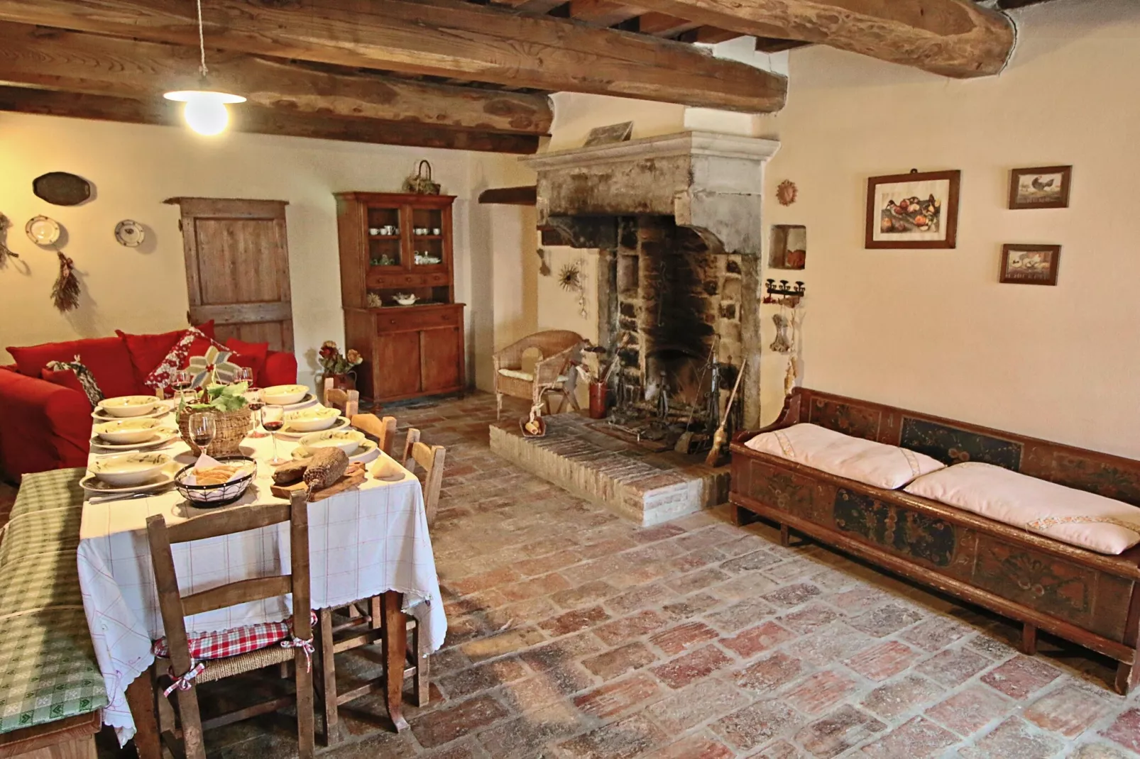 Casal Corniolo- Montalto-Eetkamer