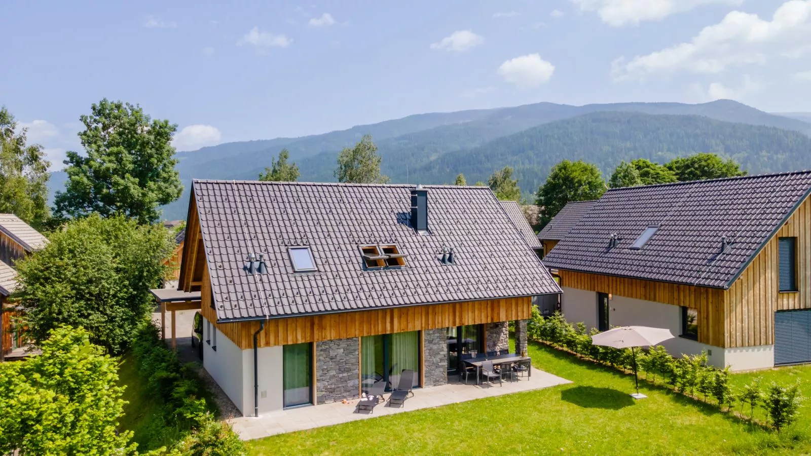 Mountain Chalet Alpinchique-Buitenkant zomer