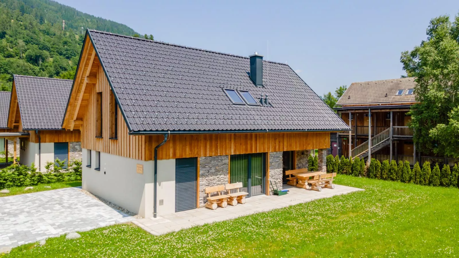 Mountain Chalet Berg-Glück-Buitenkant zomer