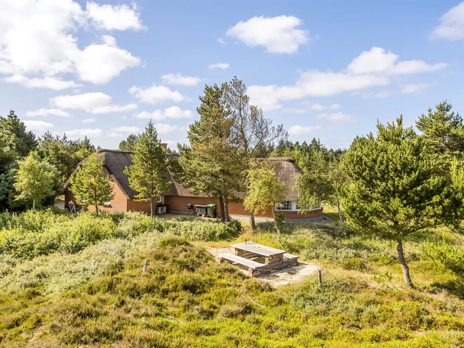 "Artan" - 2.6km from the sea-Buiten