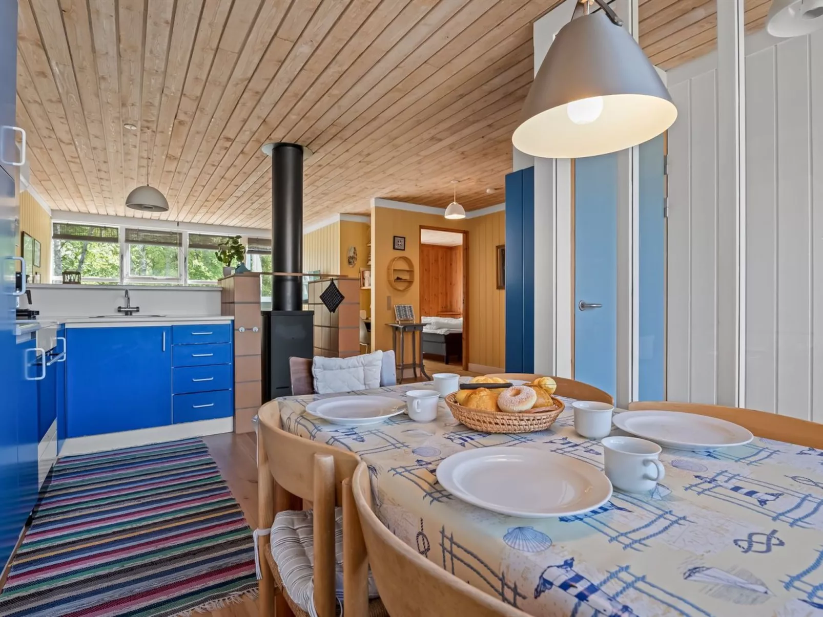 "Elenor" - 300m from the sea-Binnen