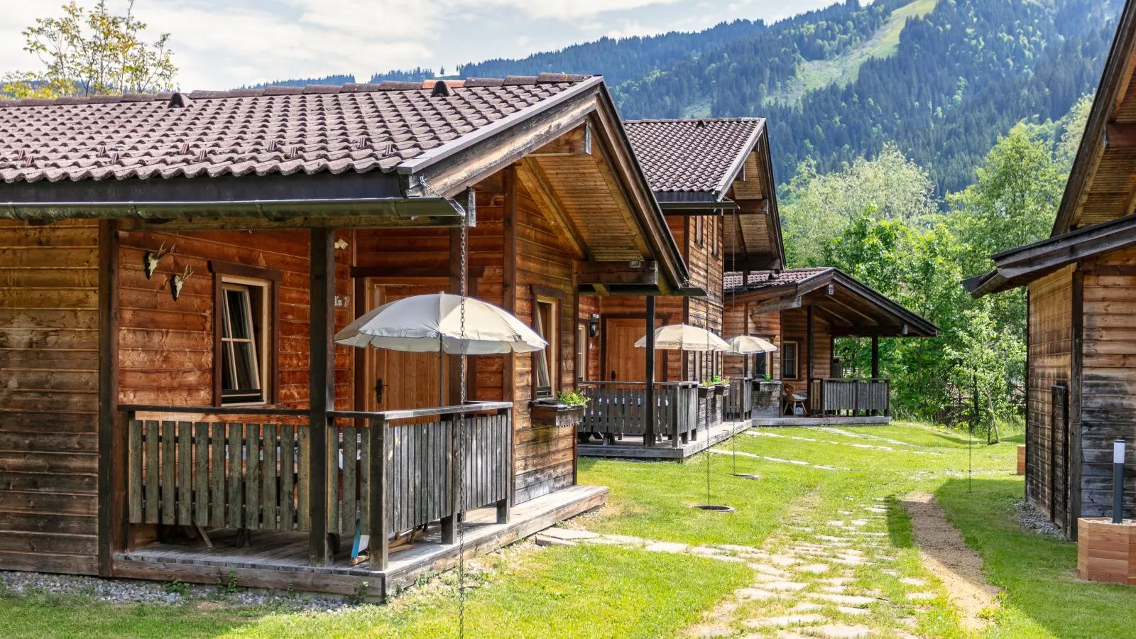 Uriges Chalet 7-Buitenkant zomer
