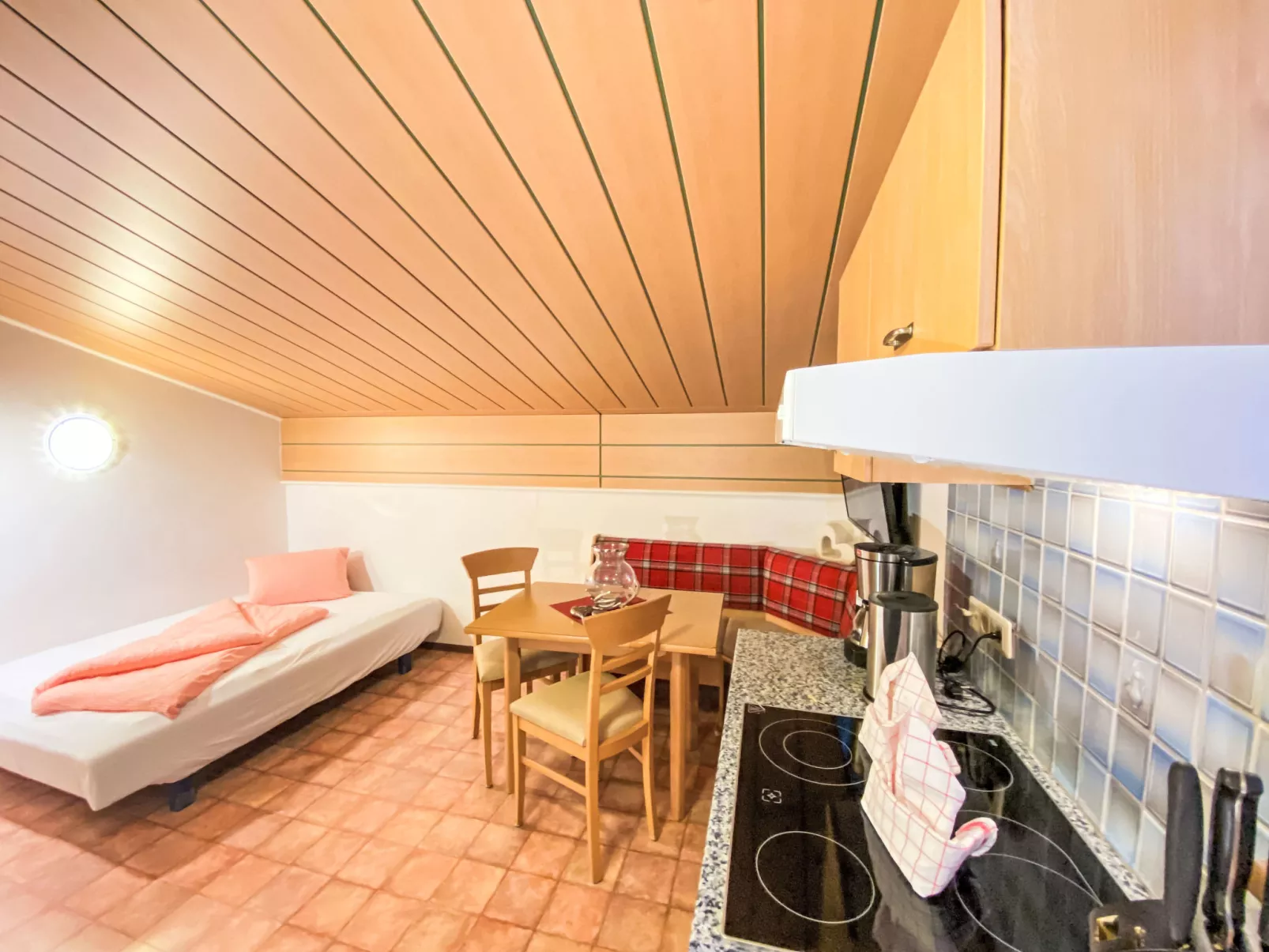 INT4 - 2 Zimmer max. 5 Personen A3-Binnen
