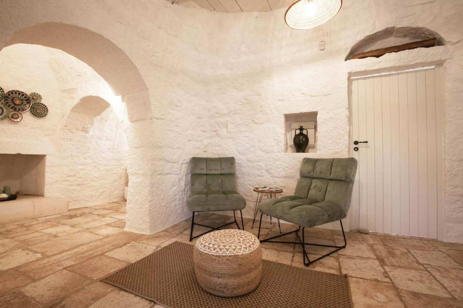 Trulli Petralux in Valle d'Itria-Image-tags.