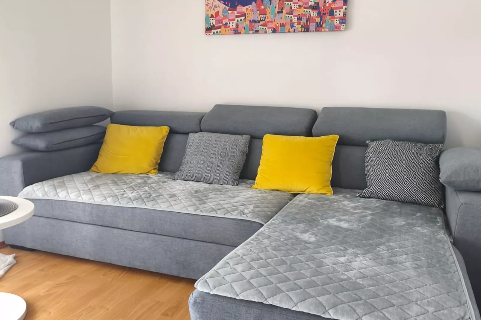 Apartment Alba - Three Bedroom Apartment with Loggia