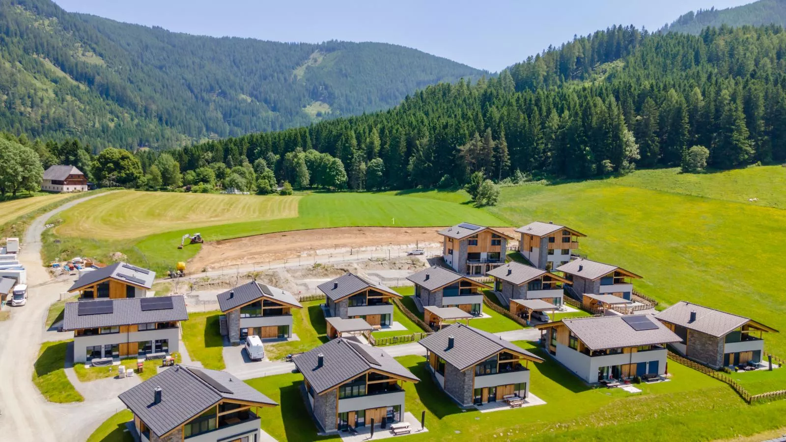 Almchalet Alpenglück-Buitenkant zomer
