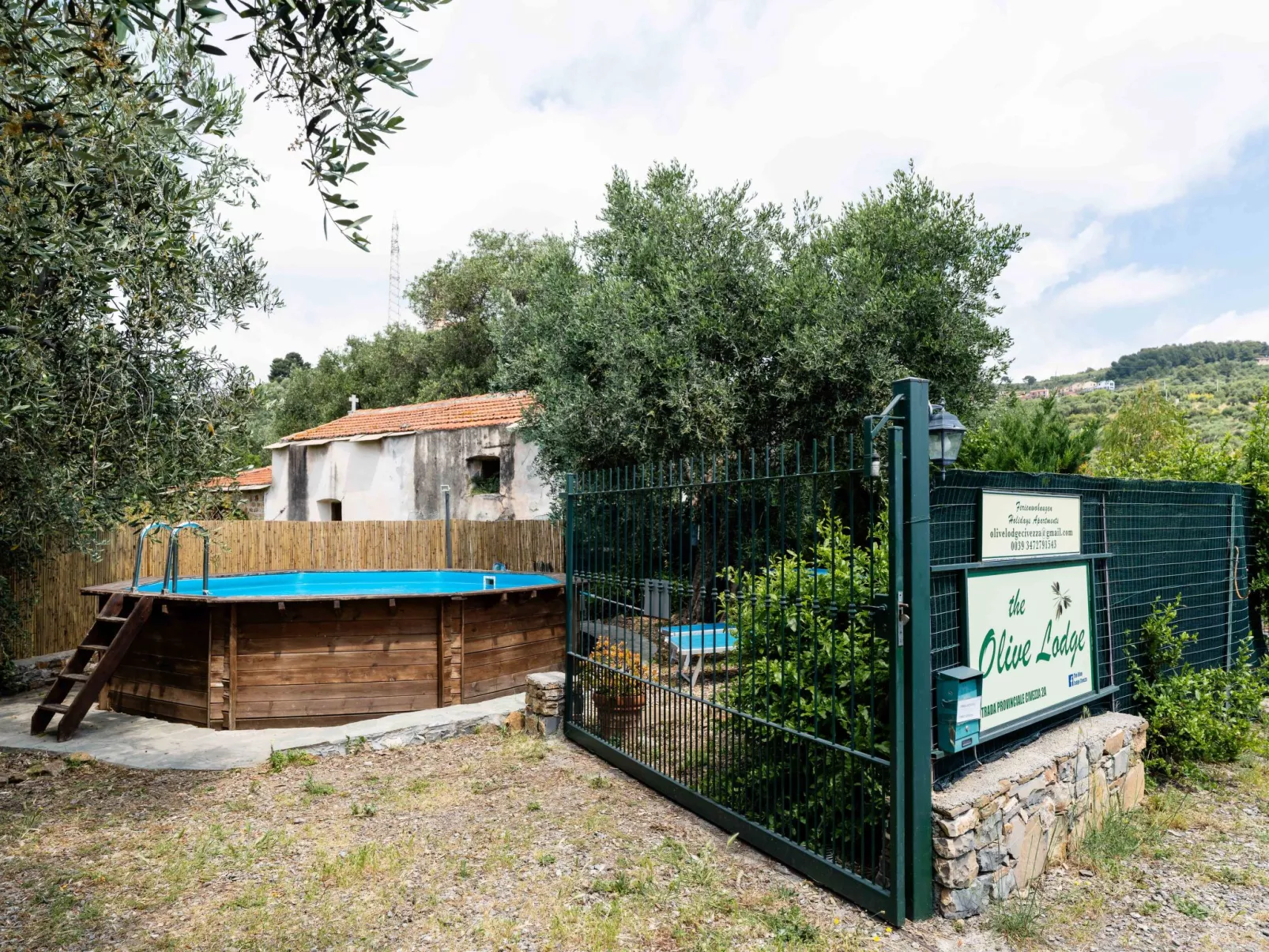 Olive Lodge-Buiten