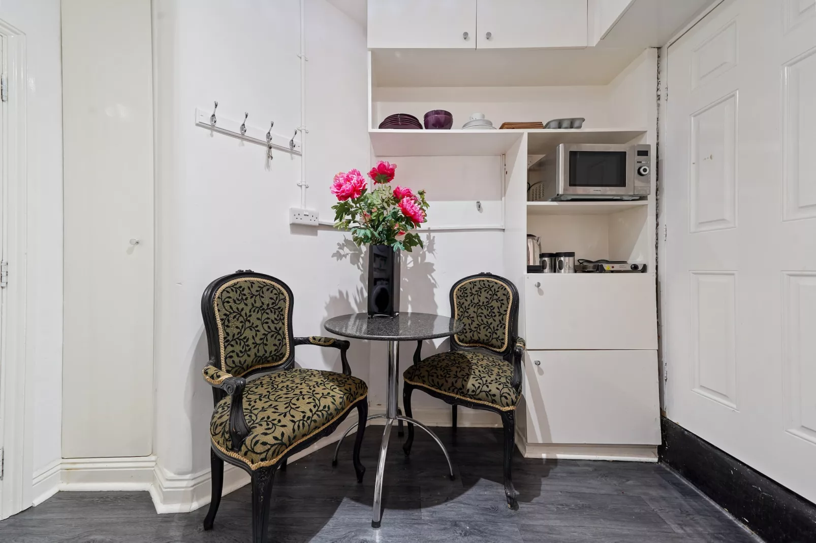 Regents Apartment