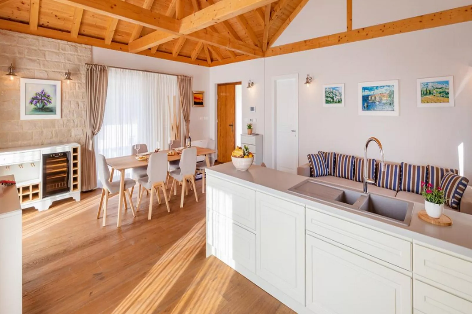 Villa Ivić-Two Bedroom Villa with Swimming Pool