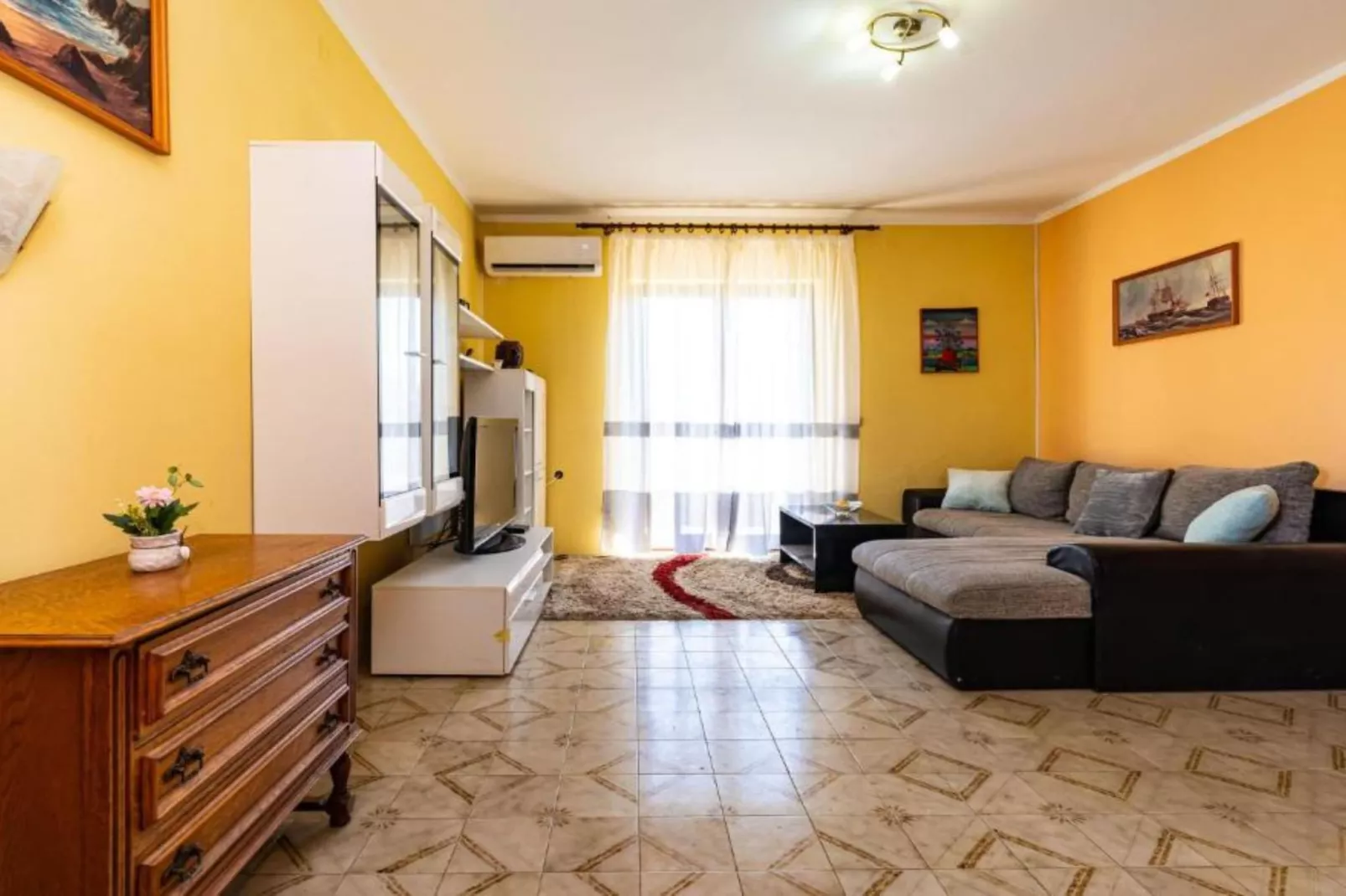 Apartment Serđa - Two Bedroom Apartment with Terrace