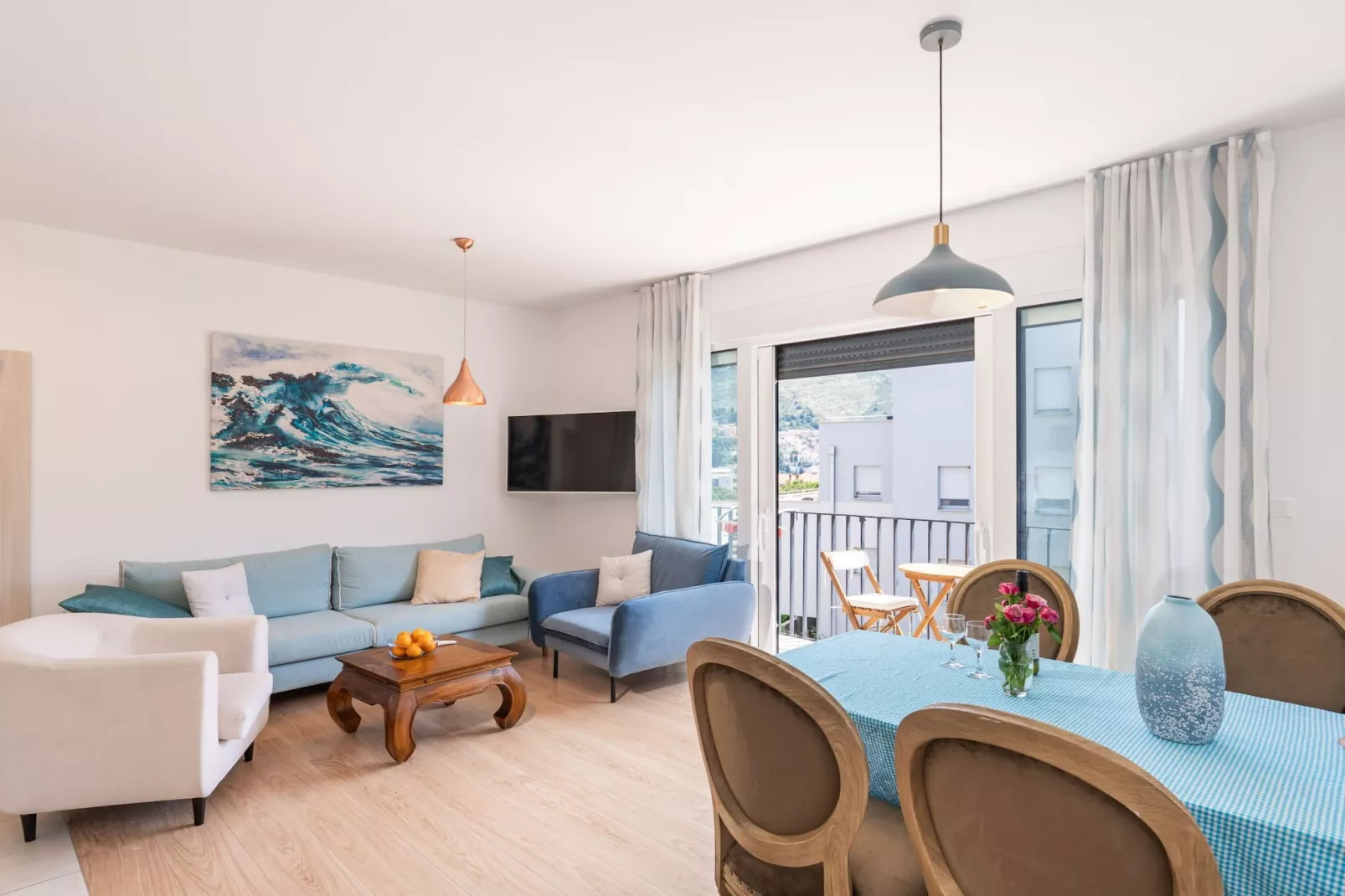 Apartment Marcus Mai - Two Bedroom Apartment with Balcony
