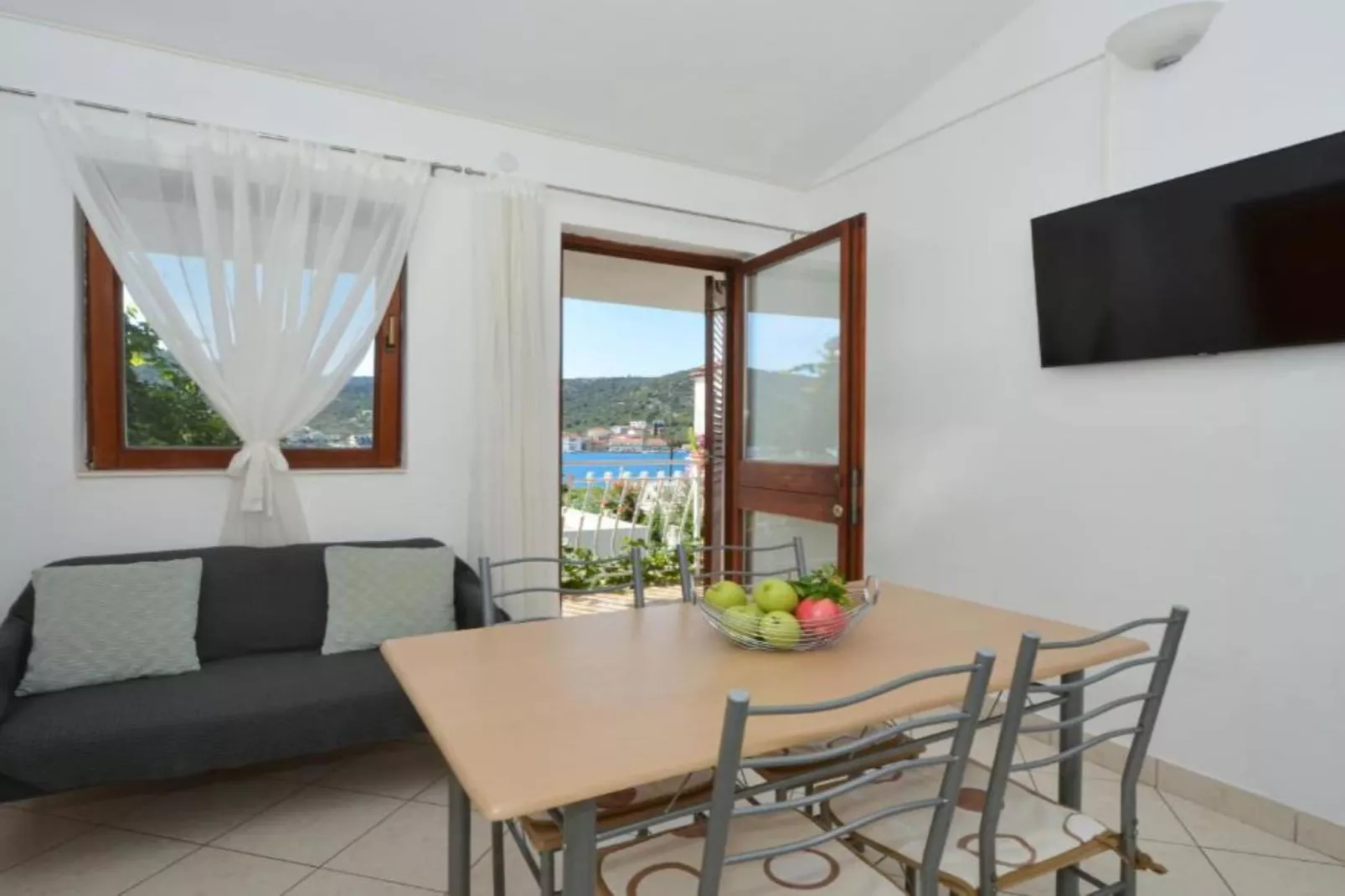 Apartments Nina - One Bedroom Apartment with Balcony A2