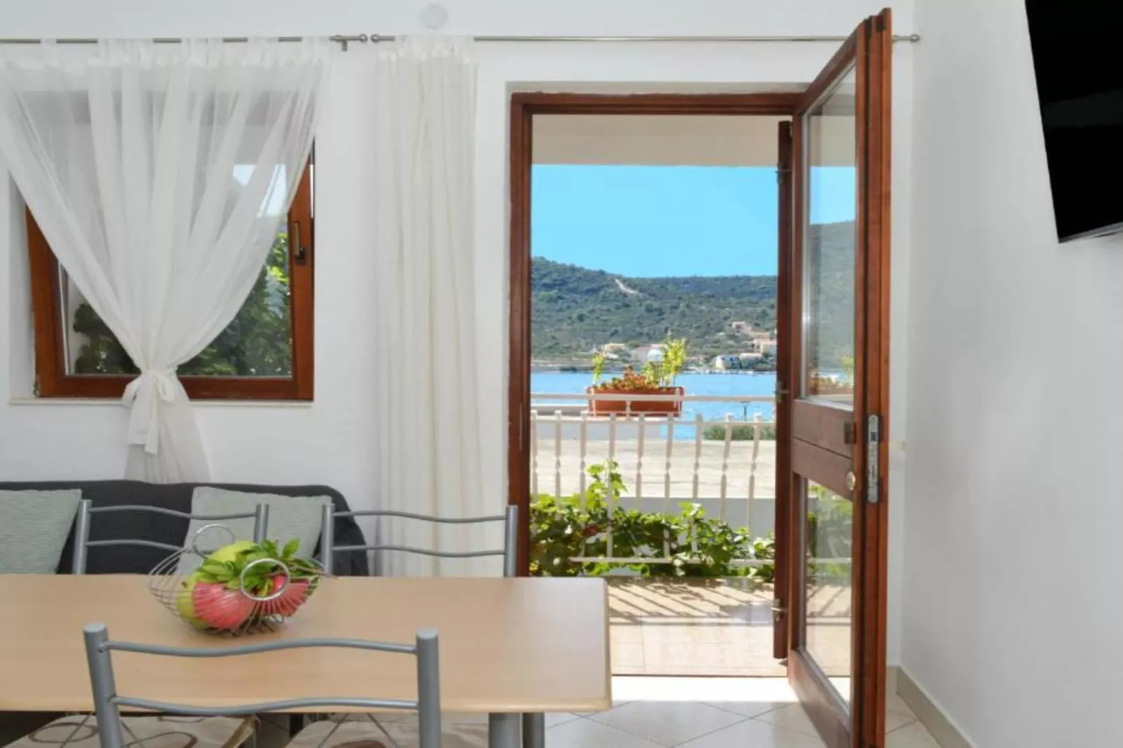 Apartments Nina - Two Bedroom Apartment with Balcony A3