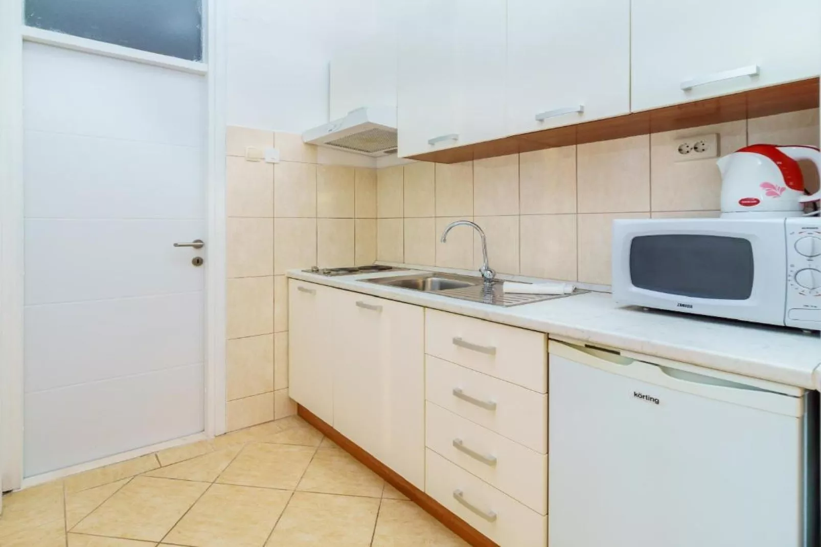 Lumbarda Resort Apartments - Standard One-Bedroom Apartment  A1