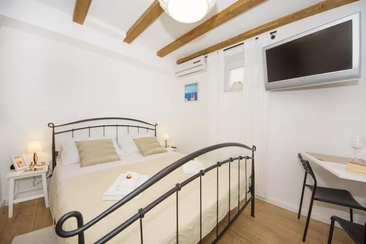 Apartments Stone Elegance (ST) - Studio Apartment (Rudula)