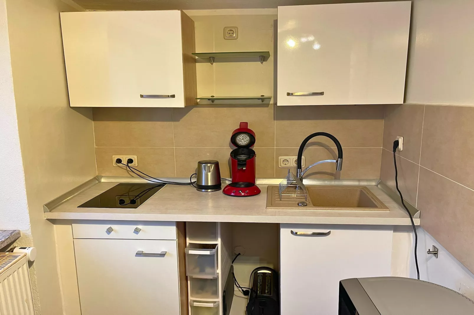 F001 Apartment mit Doppelbett