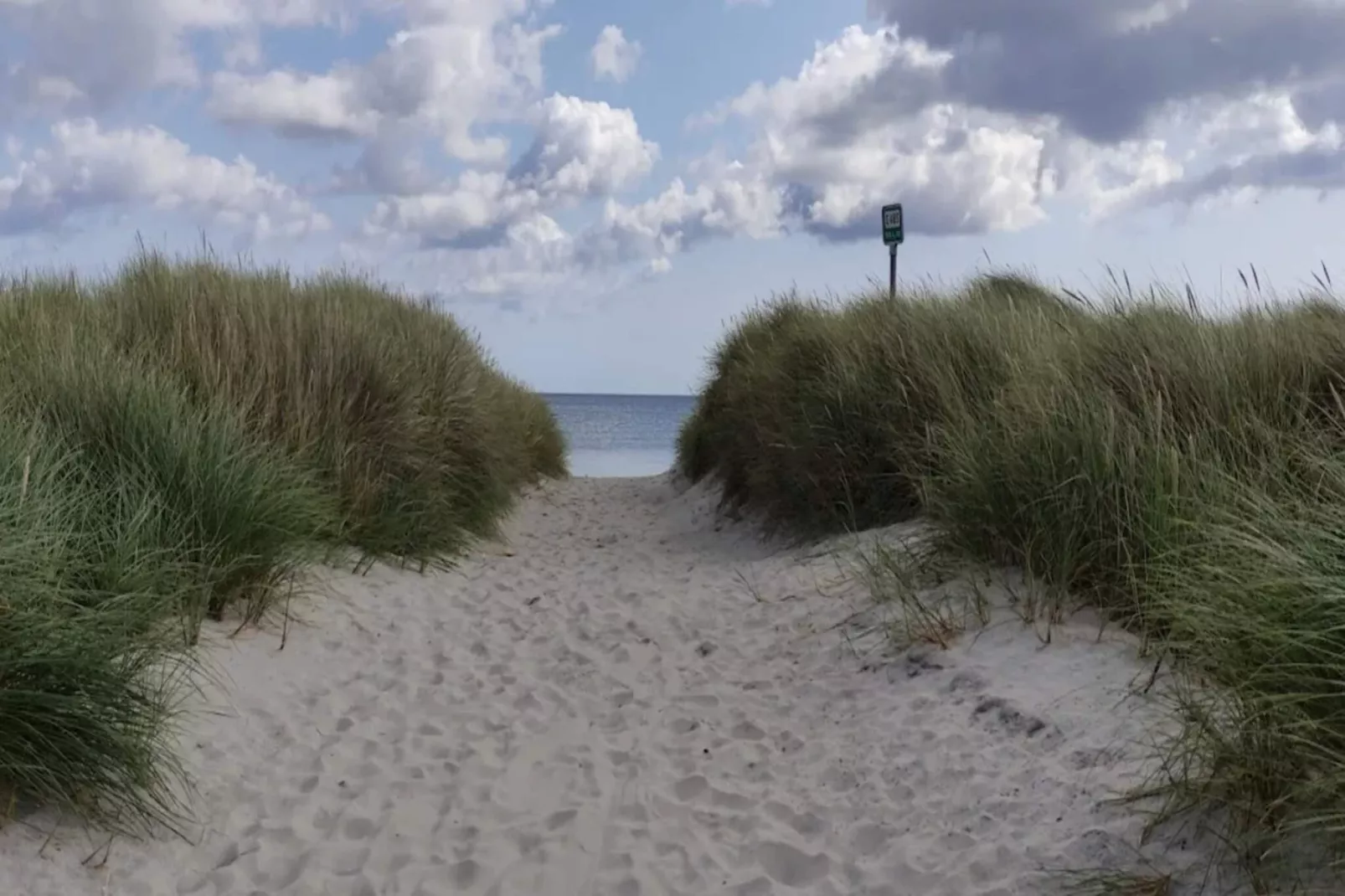 Lichte kustschuilplaats in LyngsAY-By Traum-Waterzicht