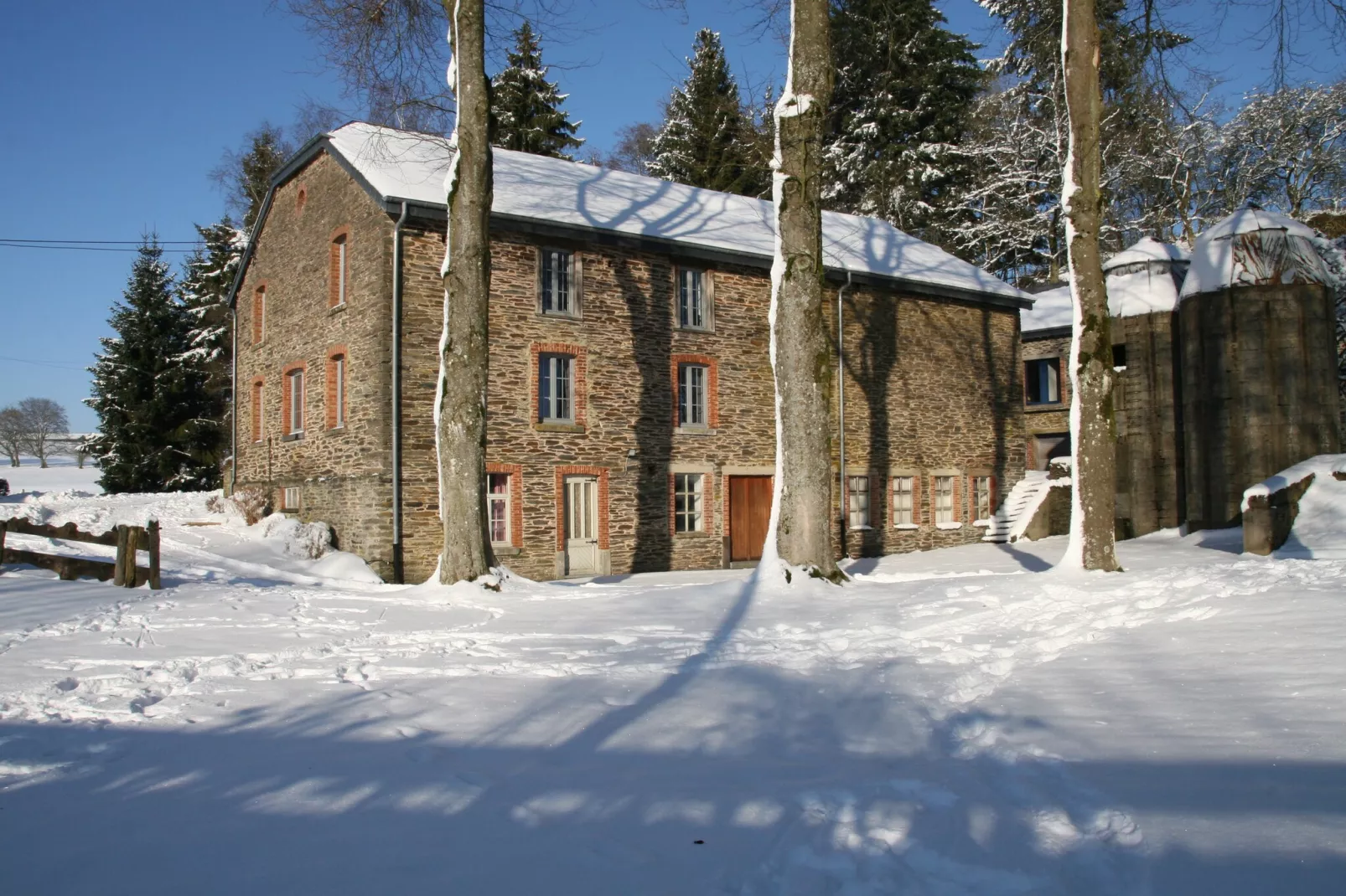 Le Moulin d'Halconreux-Exterieur winter