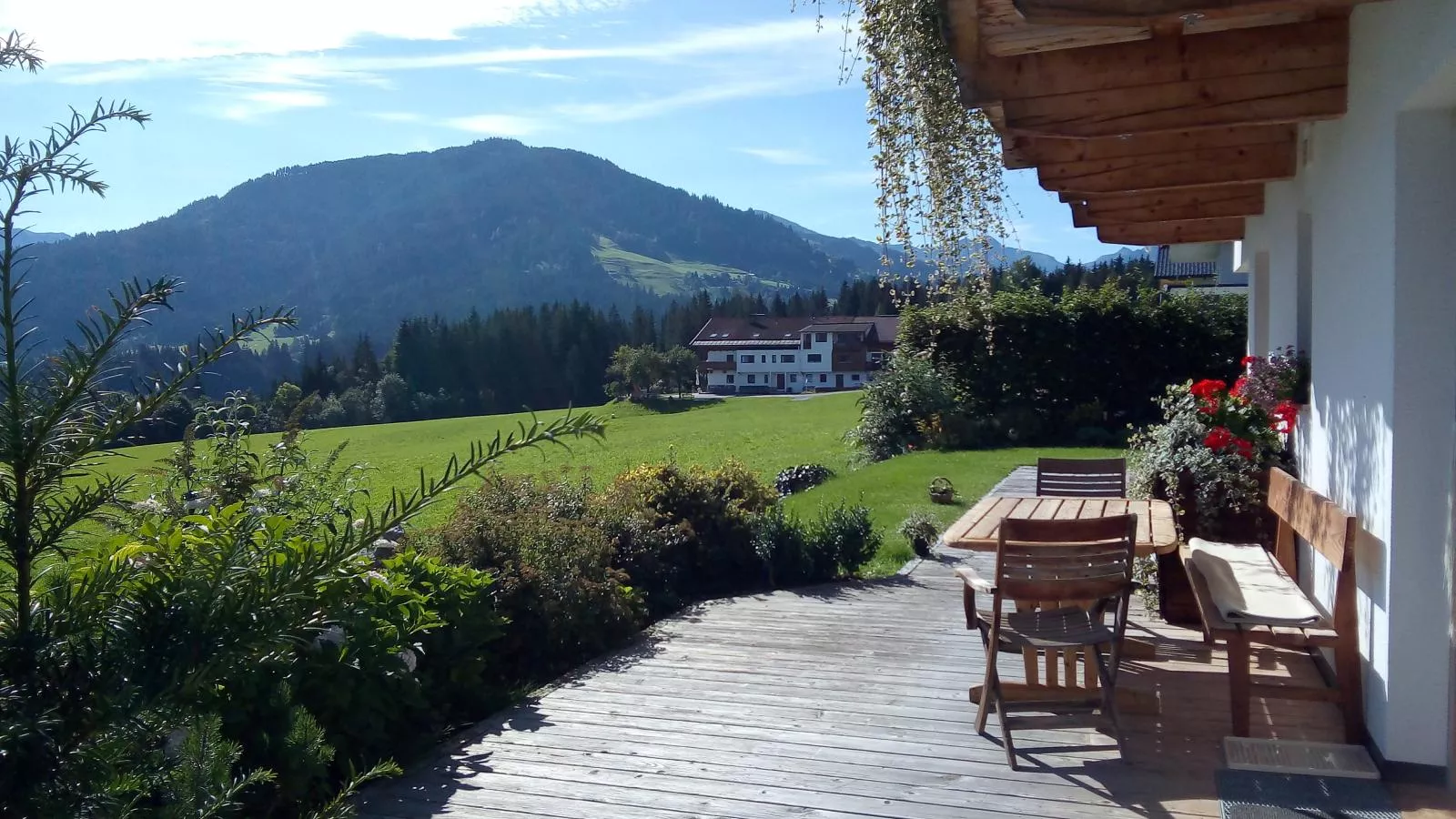 Blick ins Brixental-Terrasbalkon