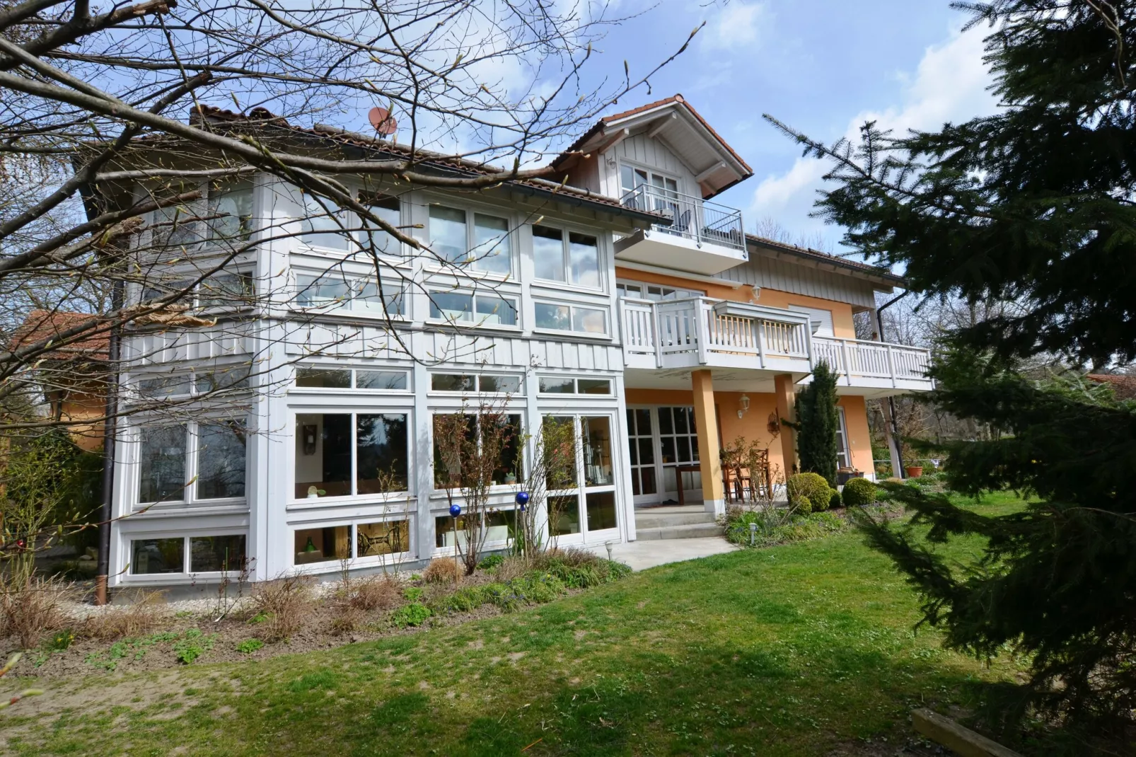 Bernhardsberg-Buitenkant zomer