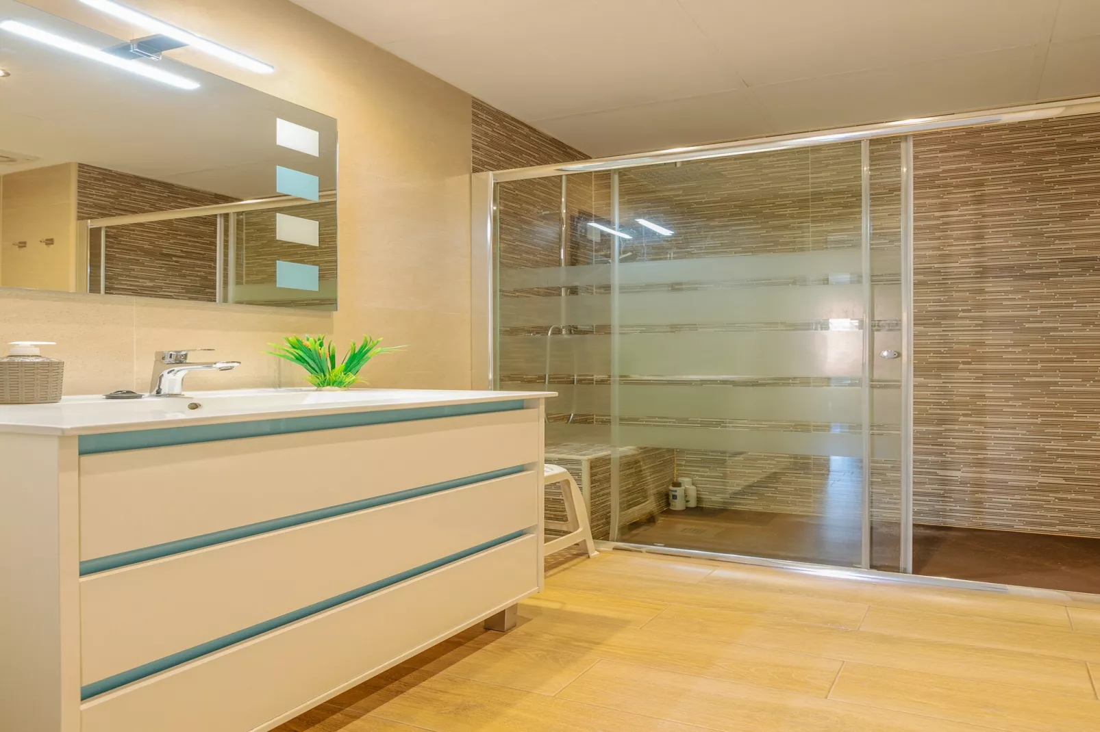 Cozy apartment-Badkamer