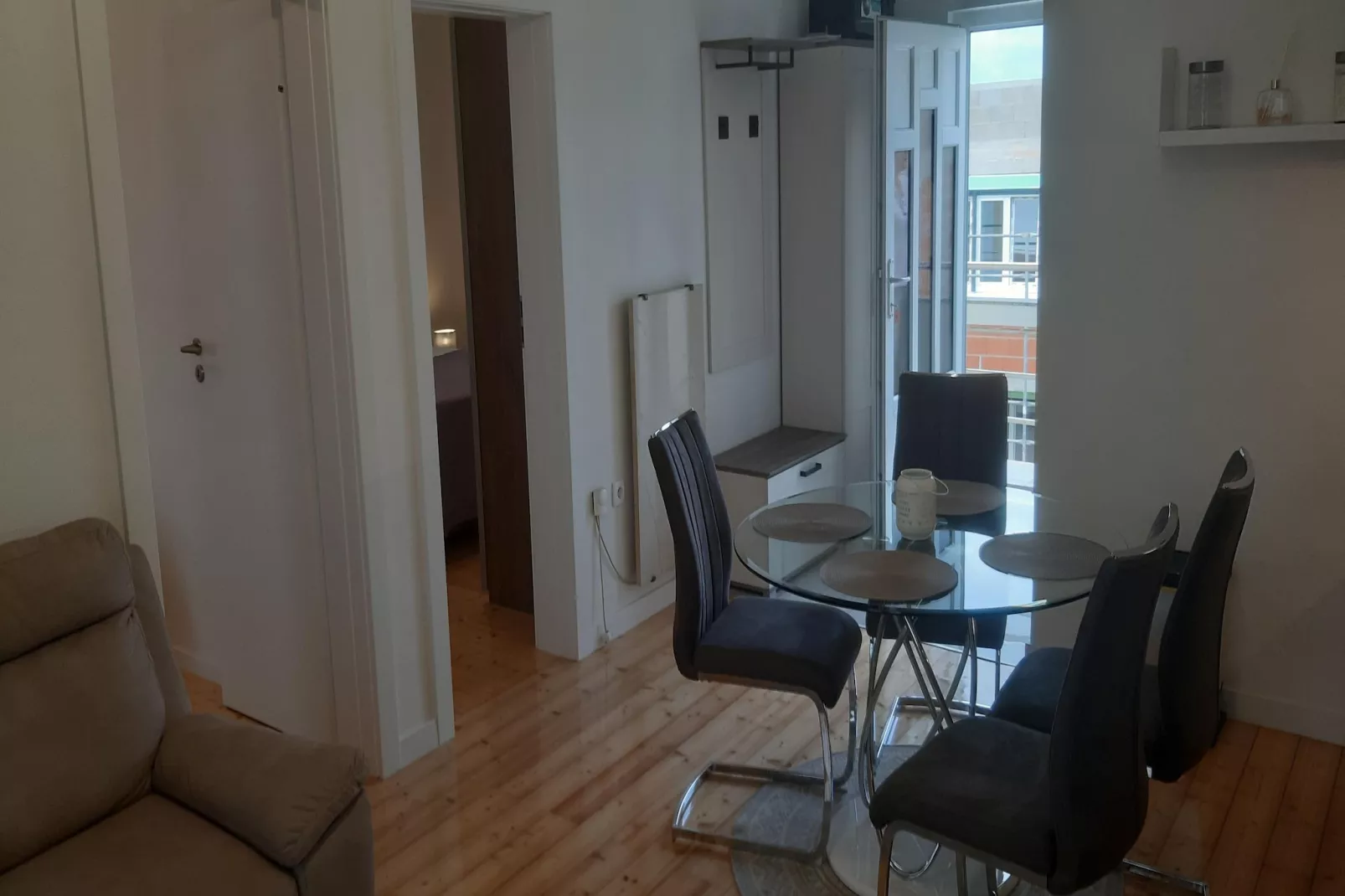 Appartement LUG 2 / 55qm AP10 / first floor-Eetkamer