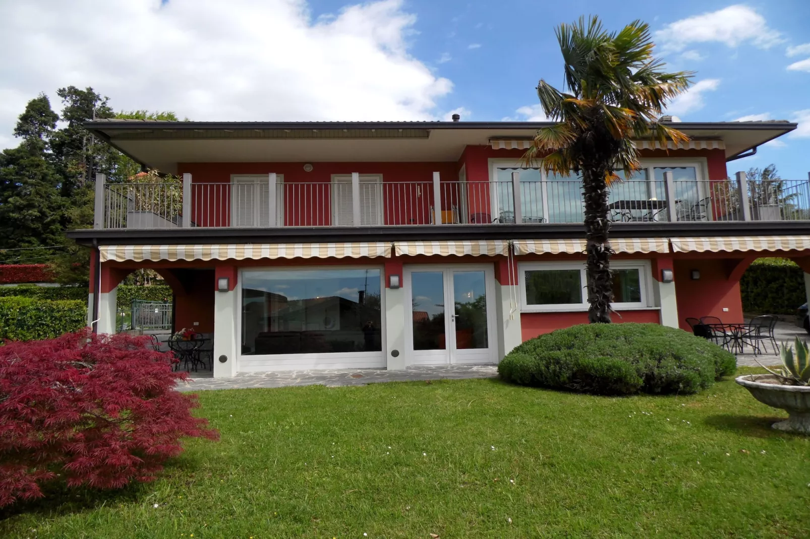 Varese Tre-Buitenkant zomer