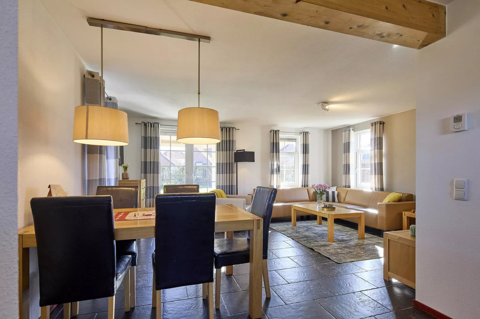 Buitenhof De Leistert 15-Eetkamer