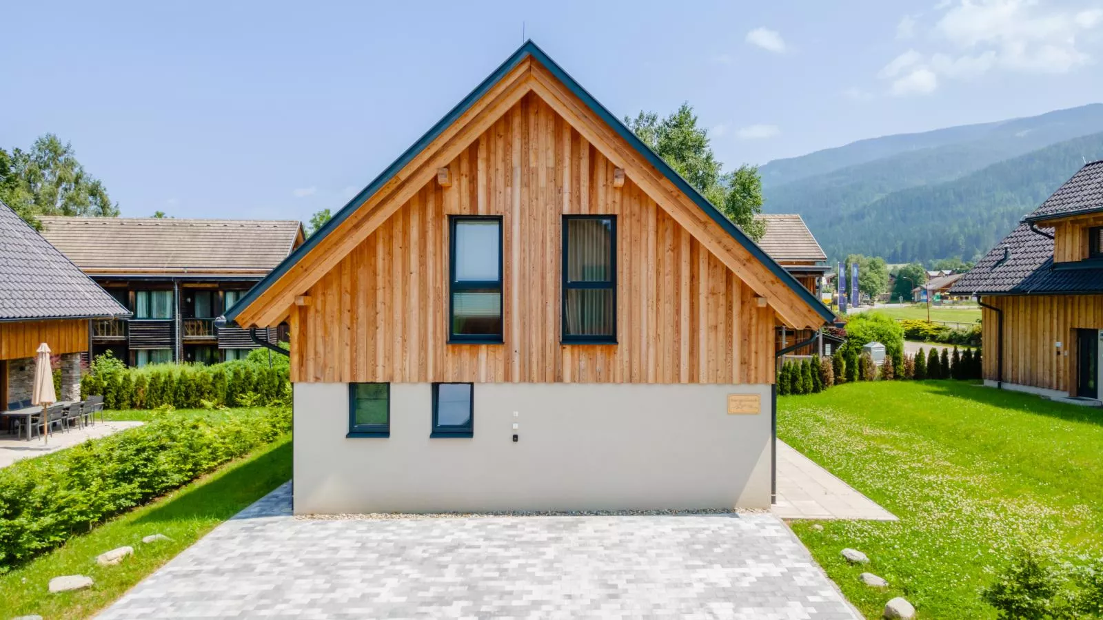 Mountain Chalet Berg-Glück-Buitenkant zomer