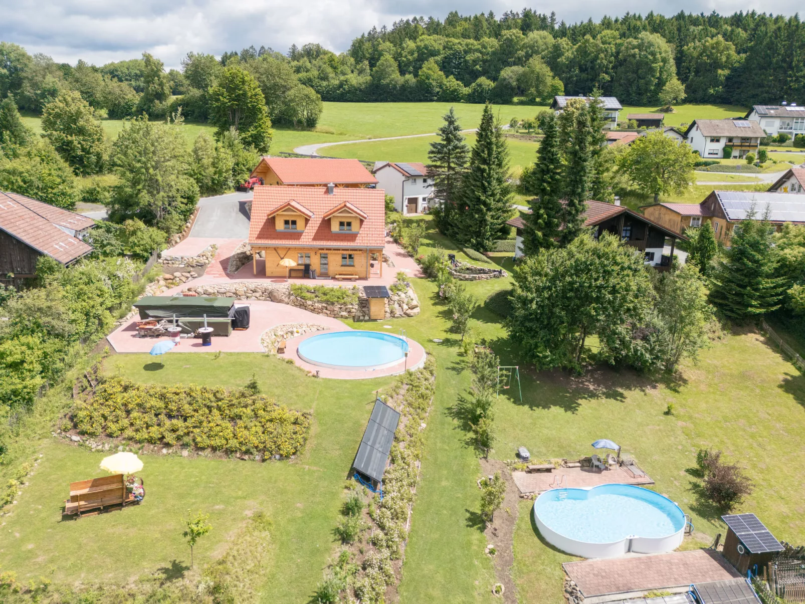 Chalet Toni mit Sauna-Buiten