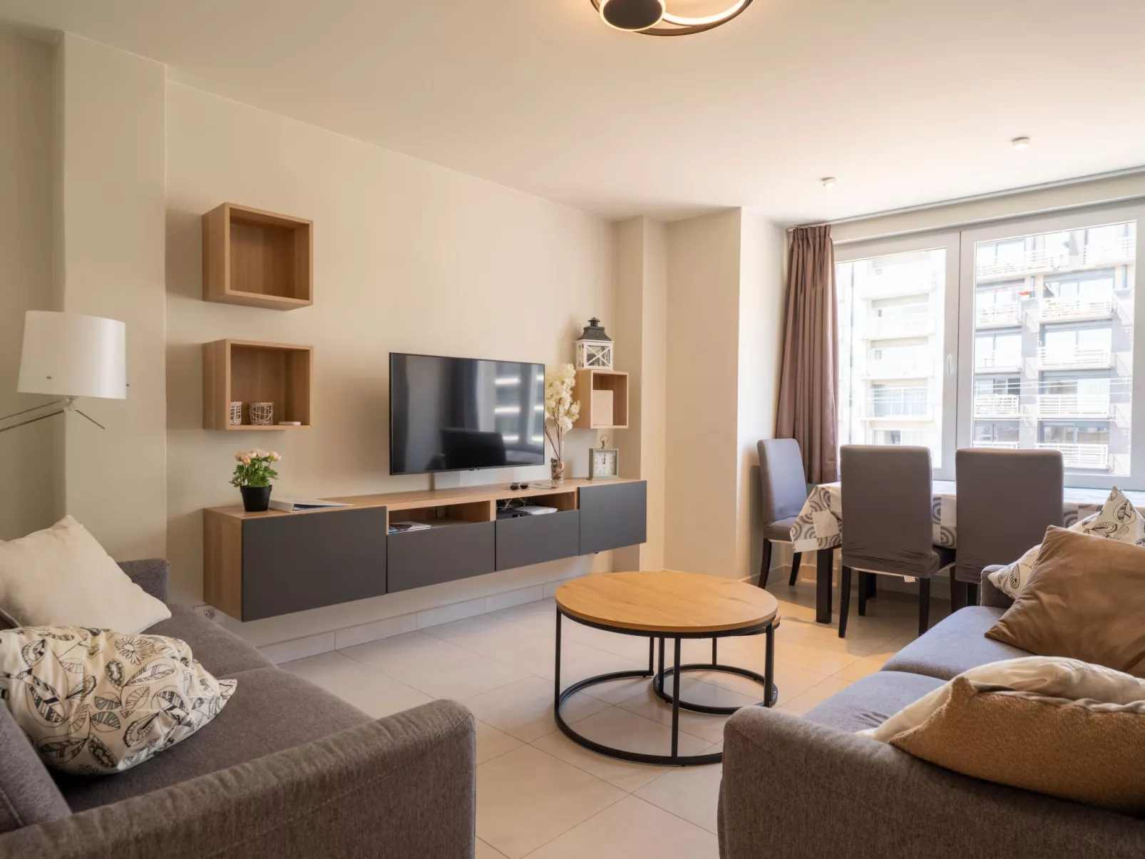 Ruzette beach with parking-Binnen