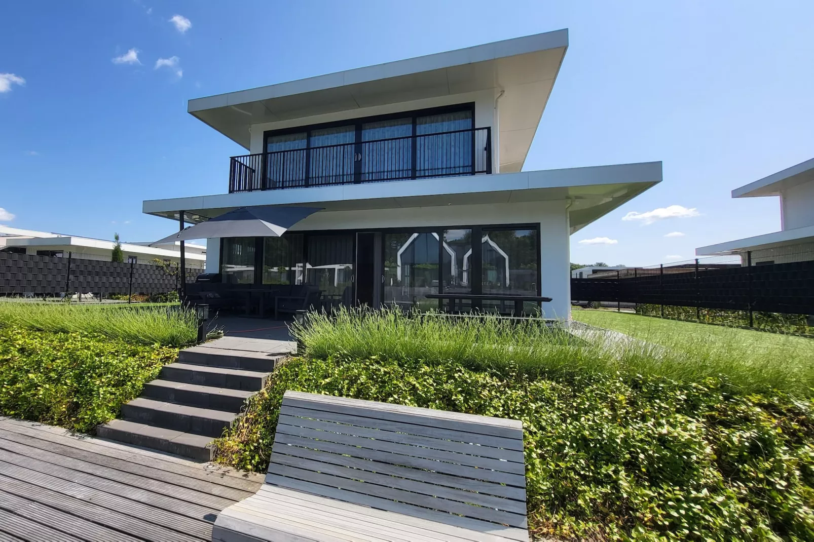 Watervilla Harderwold 577a-Tuinen zomer