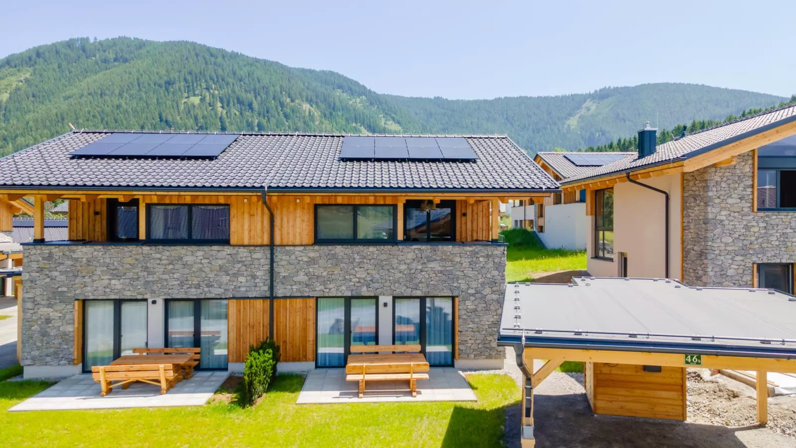 Grebenzen Lodge Edelweiss-Tuinen zomer
