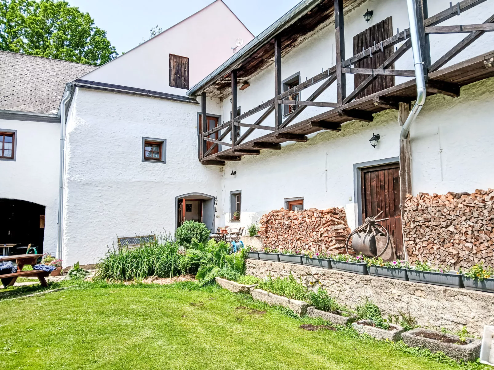 Pěkná-Omgeving