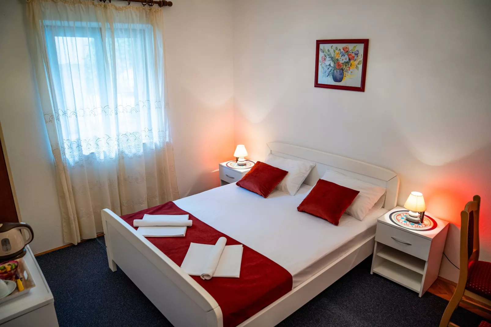 Guest House Cesic - Double Room No8-Slaapkamer